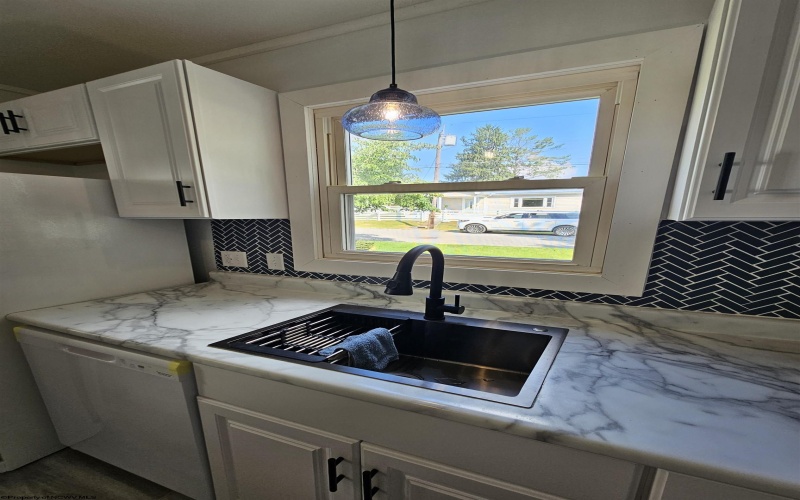 603 Kentucky Avenue, Clarksburg, West Virginia 26301, 3 Bedrooms Bedrooms, 6 Rooms Rooms,1 BathroomBathrooms,Single Family Detached,For Sale,Kentucky,0,10165759