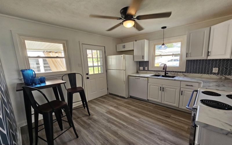 603 Kentucky Avenue, Clarksburg, West Virginia 26301, 3 Bedrooms Bedrooms, 6 Rooms Rooms,1 BathroomBathrooms,Single Family Detached,For Sale,Kentucky,0,10165759