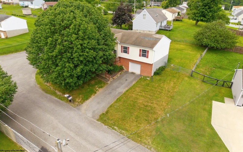 32 Woodside Lane, Bridgeport, West Virginia 26330, 4 Bedrooms Bedrooms, 8 Rooms Rooms,2 BathroomsBathrooms,Single Family Detached,For Sale,Woodside,0,10165758