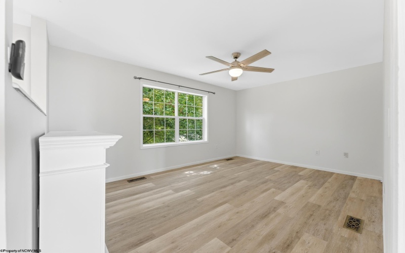32 Woodside Lane, Bridgeport, West Virginia 26330, 4 Bedrooms Bedrooms, 8 Rooms Rooms,2 BathroomsBathrooms,Single Family Detached,For Sale,Woodside,0,10165758