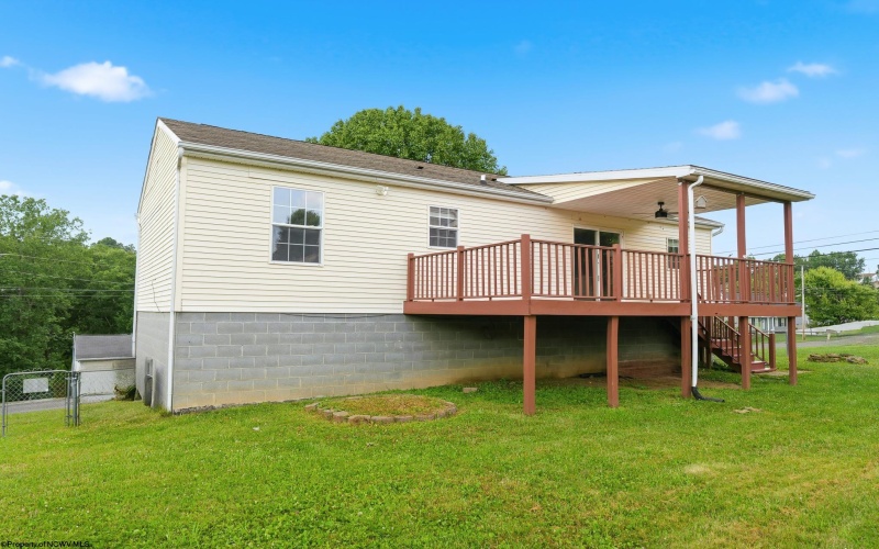 32 Woodside Lane, Bridgeport, West Virginia 26330, 4 Bedrooms Bedrooms, 8 Rooms Rooms,2 BathroomsBathrooms,Single Family Detached,For Sale,Woodside,0,10165758