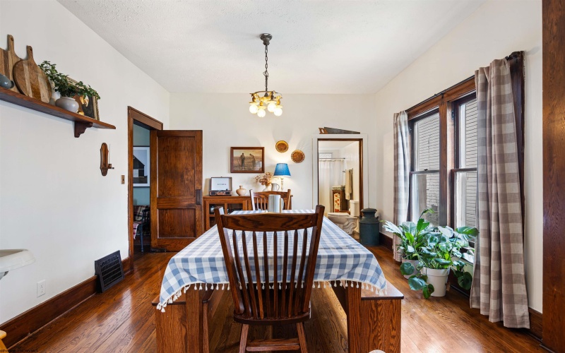 209 Western Avenue, Westover, West Virginia 26501, 3 Bedrooms Bedrooms, 8 Rooms Rooms,2 BathroomsBathrooms,Single Family Detached,For Sale,Western,0,10165804