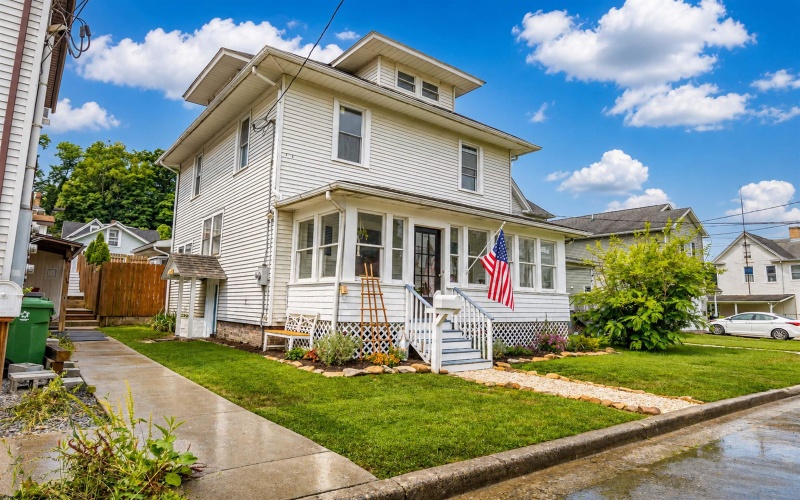209 Western Avenue, Westover, West Virginia 26501, 3 Bedrooms Bedrooms, 8 Rooms Rooms,2 BathroomsBathrooms,Single Family Detached,For Sale,Western,0,10165804