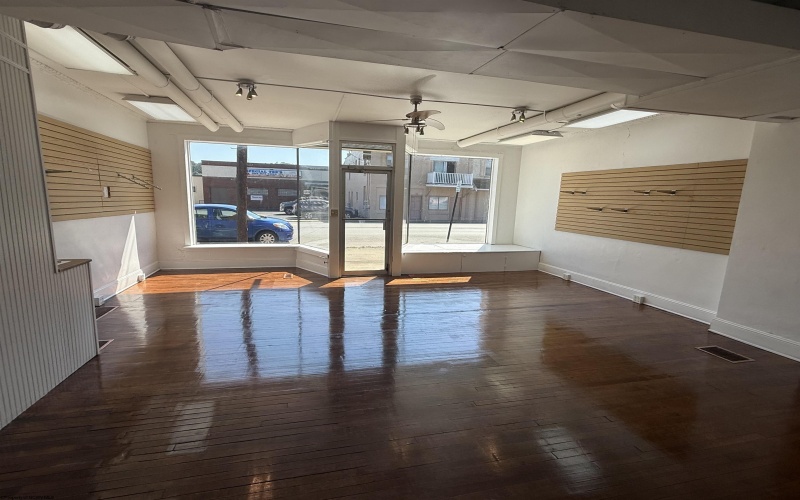 1111 Main Street, Clarksburg, West Virginia 26301-3227, 0 , 0 ,0,Commercial (lease),For Rent,Main,0,10165764
