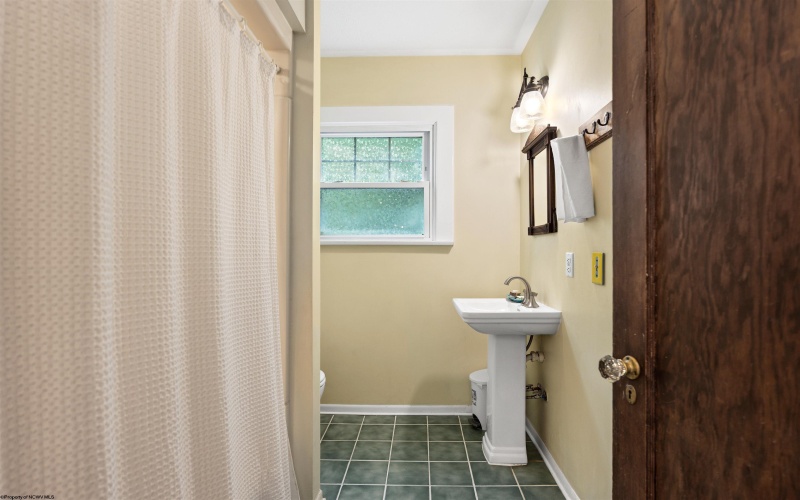 7 Upland Drive, Fairmont, West Virginia 26554, 3 Bedrooms Bedrooms, 8 Rooms Rooms,1 BathroomBathrooms,Single Family Detached,For Sale,Upland,0,10165766