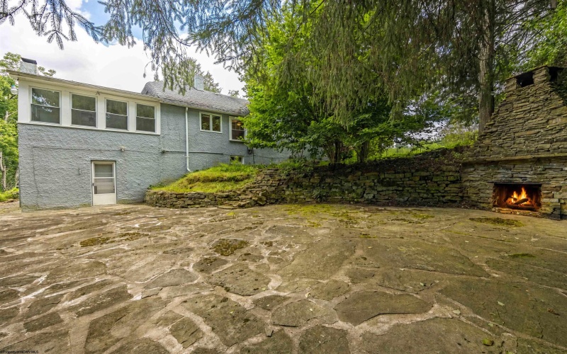 7 Upland Drive, Fairmont, West Virginia 26554, 3 Bedrooms Bedrooms, 8 Rooms Rooms,1 BathroomBathrooms,Single Family Detached,For Sale,Upland,0,10165766