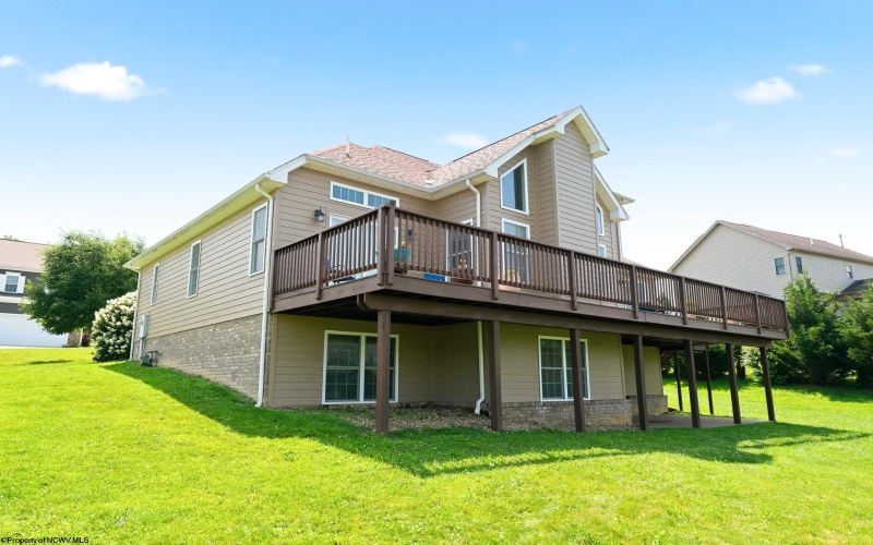 229 Santorini Avenue, Morgantown, West Virginia 26508, 5 Bedrooms Bedrooms, 10 Rooms Rooms,3 BathroomsBathrooms,Single Family Detached,For Sale,Santorini,0,10165765