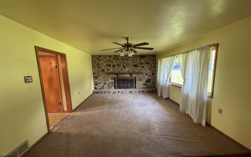 147 Corbin Branch Road, Bridgeport, West Virginia 26330-7344, 2 Bedrooms Bedrooms, 5 Rooms Rooms,2 BathroomsBathrooms,Single Family Detached,For Sale,Corbin Branch,0,10165767