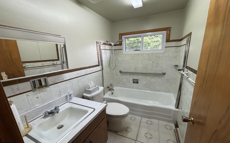 147 Corbin Branch Road, Bridgeport, West Virginia 26330-7344, 2 Bedrooms Bedrooms, 5 Rooms Rooms,2 BathroomsBathrooms,Single Family Detached,For Sale,Corbin Branch,0,10165767