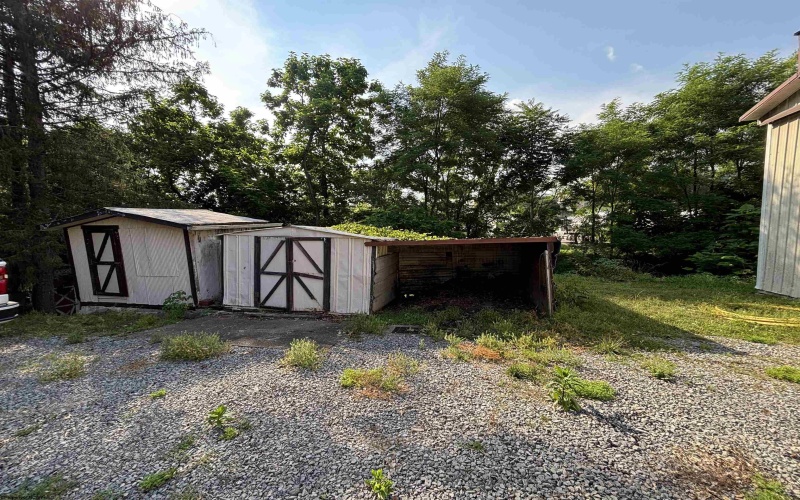147 Corbin Branch Road, Bridgeport, West Virginia 26330-7344, 2 Bedrooms Bedrooms, 5 Rooms Rooms,2 BathroomsBathrooms,Single Family Detached,For Sale,Corbin Branch,0,10165767