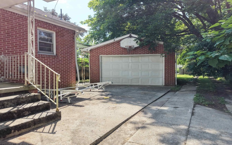 908 Henry Avenue, Elkins, West Virginia 26241, 2 Bedrooms Bedrooms, 5 Rooms Rooms,1 BathroomBathrooms,Single Family Detached,For Sale,Henry,0,10165761