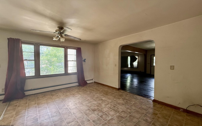 908 Henry Avenue, Elkins, West Virginia 26241, 2 Bedrooms Bedrooms, 5 Rooms Rooms,1 BathroomBathrooms,Single Family Detached,For Sale,Henry,0,10165761