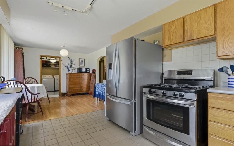 413 Stout Street, Bridgeport, West Virginia 26330, 3 Bedrooms Bedrooms, 6 Rooms Rooms,1 BathroomBathrooms,Single Family Detached,For Sale,Stout,0,10165770