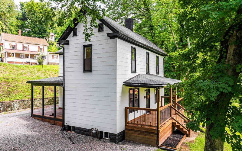 44 State Highway, Barrackville, West Virginia 26559, 3 Bedrooms Bedrooms, 8 Rooms Rooms,2 BathroomsBathrooms,Single Family Detached,For Sale,State,0,10165763
