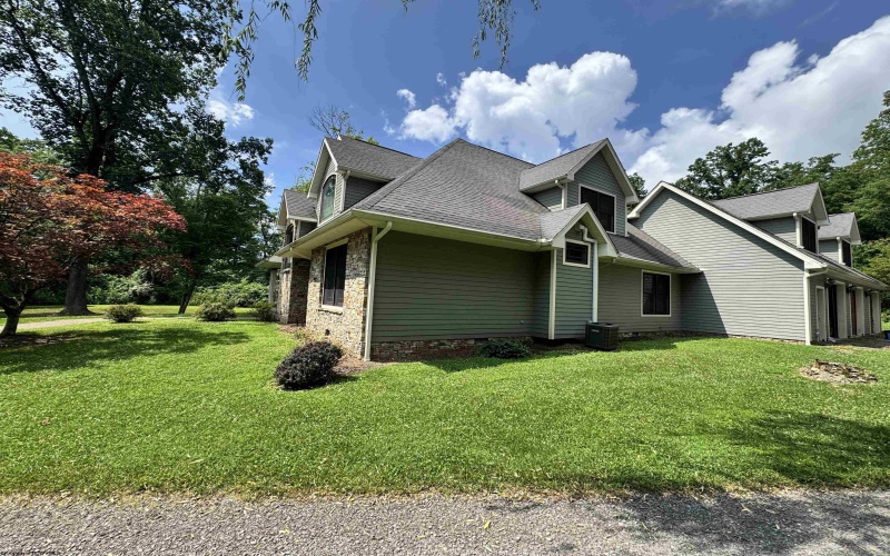 100 Turkey Ridge, Morgantown, West Virginia 26508, 3 Bedrooms Bedrooms, 9 Rooms Rooms,2 BathroomsBathrooms,Single Family Detached,For Sale,Turkey,0,10165778