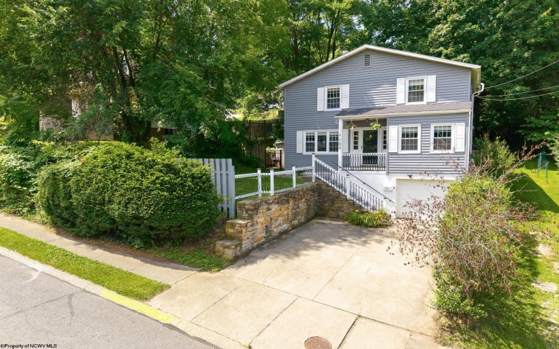 794 Grand Street, Morgantown, West Virginia 26501, 3 Bedrooms Bedrooms, 8 Rooms Rooms,1 BathroomBathrooms,Single Family Detached,For Sale,Grand,0,10165791