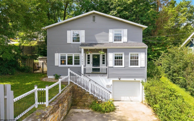 794 Grand Street, Morgantown, West Virginia 26501, 3 Bedrooms Bedrooms, 8 Rooms Rooms,1 BathroomBathrooms,Single Family Detached,For Sale,Grand,0,10165791