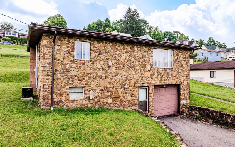 345 Lincoln Street, Fairmont, West Virginia 26554, 2 Bedrooms Bedrooms, 4 Rooms Rooms,2 BathroomsBathrooms,Single Family Detached,For Sale,Lincoln,0,10165797