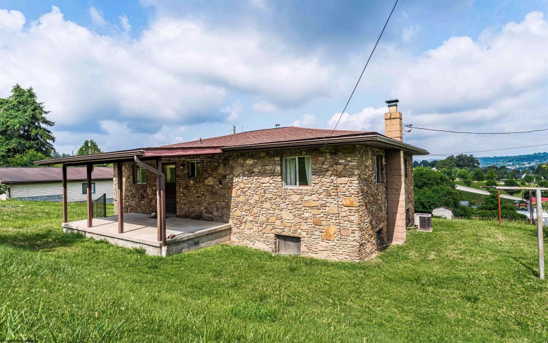 345 Lincoln Street, Fairmont, West Virginia 26554, 2 Bedrooms Bedrooms, 4 Rooms Rooms,2 BathroomsBathrooms,Single Family Detached,For Sale,Lincoln,0,10165797