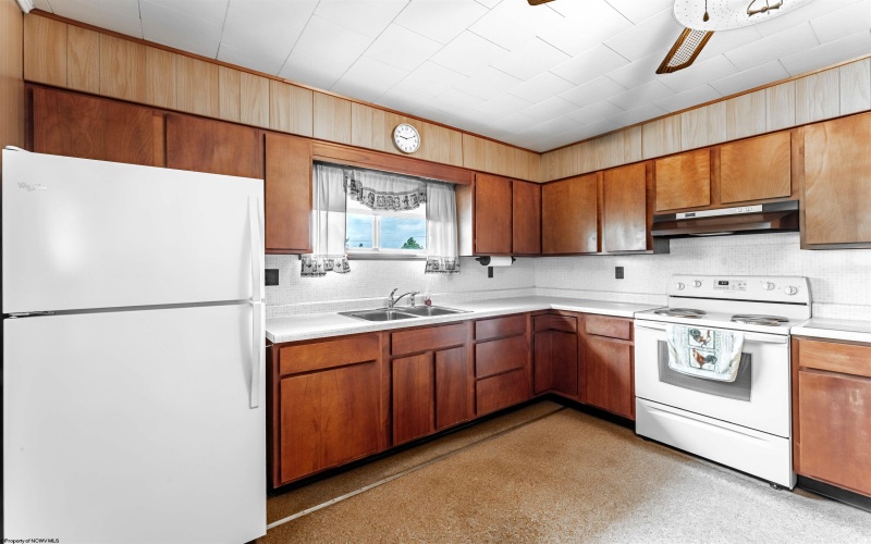 345 Lincoln Street, Fairmont, West Virginia 26554, 2 Bedrooms Bedrooms, 4 Rooms Rooms,2 BathroomsBathrooms,Single Family Detached,For Sale,Lincoln,0,10165797