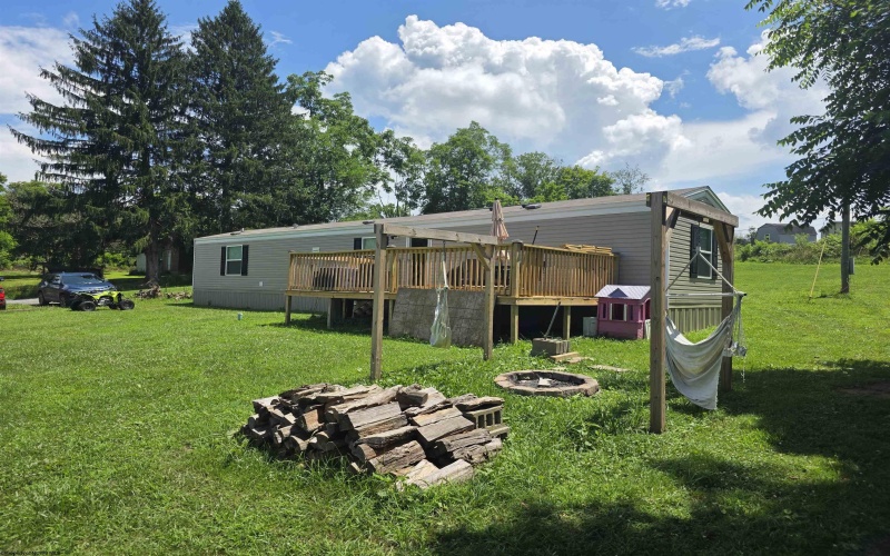 112 Needle Lane, Montana Mines, West Virginia 26586, 3 Bedrooms Bedrooms, 6 Rooms Rooms,2 BathroomsBathrooms,Single Family Detached,For Sale,Needle,0,10165792