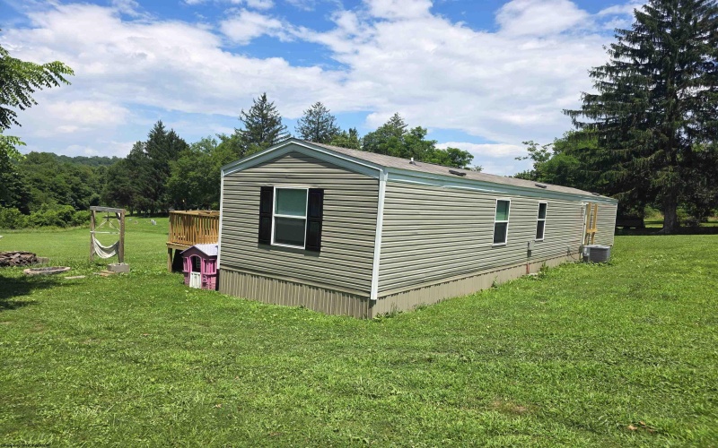 112 Needle Lane, Montana Mines, West Virginia 26586, 3 Bedrooms Bedrooms, 6 Rooms Rooms,2 BathroomsBathrooms,Single Family Detached,For Sale,Needle,0,10165792
