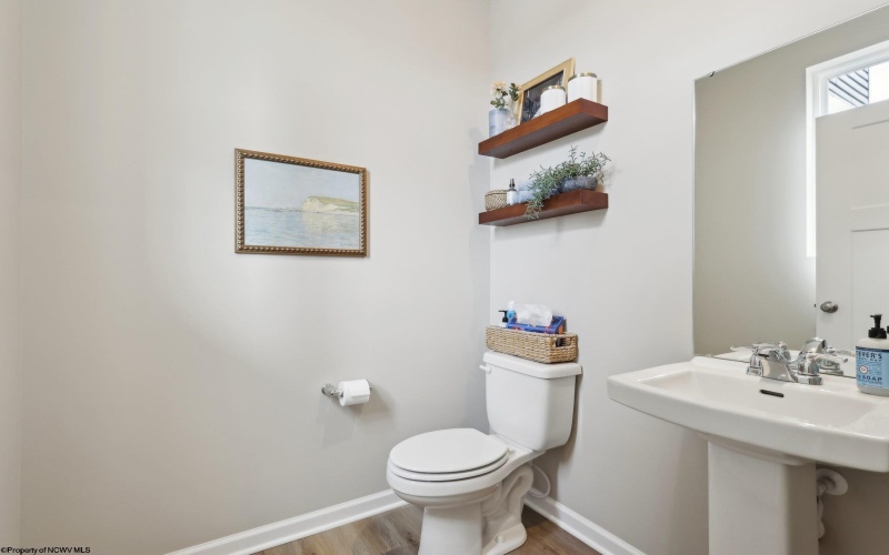 646 Links Drive, Maidsville, West Virginia 26541, 4 Bedrooms Bedrooms, 7 Rooms Rooms,2 BathroomsBathrooms,Single Family Detached,For Sale,Links,0,10165796