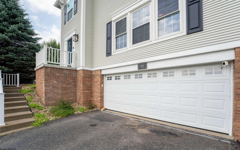 104 Lockwood Drive, Morgantown, West Virginia 26508, 3 Bedrooms Bedrooms, 7 Rooms Rooms,2 BathroomsBathrooms,Single Family Detached,For Sale,Lockwood,0,10165795