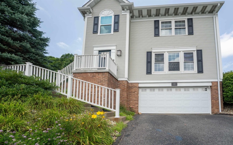 104 Lockwood Drive, Morgantown, West Virginia 26508, 3 Bedrooms Bedrooms, 7 Rooms Rooms,2 BathroomsBathrooms,Single Family Detached,For Sale,Lockwood,0,10165795