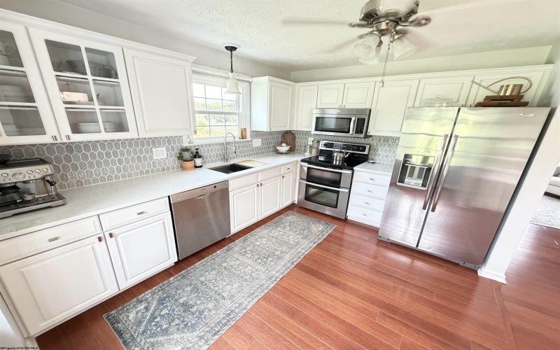 104 Lockwood Drive, Morgantown, West Virginia 26508, 3 Bedrooms Bedrooms, 7 Rooms Rooms,2 BathroomsBathrooms,Single Family Detached,For Sale,Lockwood,0,10165795