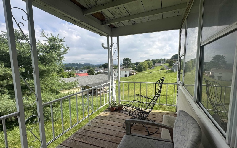 348 Lincoln Street, Fairmont, West Virginia 26554, 2 Bedrooms Bedrooms, 4 Rooms Rooms,1 BathroomBathrooms,Single Family Detached,For Sale,Lincoln,0,10165814 348 Lincoln Street, Fairmont, West Virginia 26554, 2 Bedrooms Bedrooms, 4 Rooms Rooms,1 BathroomBathrooms,Single Family Detached,For Sale,Lincoln,0,10165814