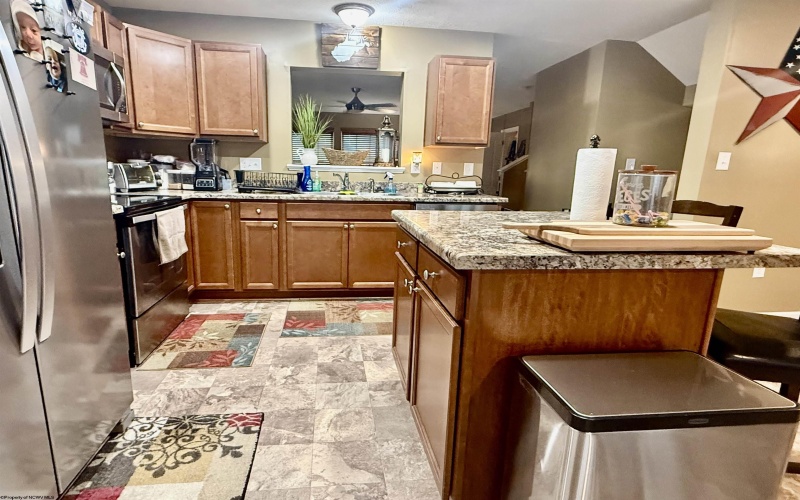102 Kingsbury Court, Fairmont, West Virginia 26554, 3 Bedrooms Bedrooms, 6 Rooms Rooms,2 BathroomsBathrooms,Single Family Attached,For Sale,Kingsbury,0,10165809