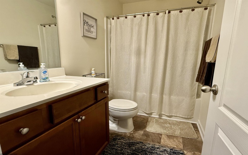 102 Kingsbury Court, Fairmont, West Virginia 26554, 3 Bedrooms Bedrooms, 6 Rooms Rooms,2 BathroomsBathrooms,Single Family Attached,For Sale,Kingsbury,0,10165809
