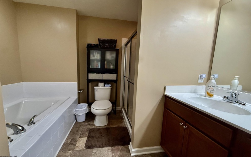 102 Kingsbury Court, Fairmont, West Virginia 26554, 3 Bedroom Bedrooms, 6 Room Rooms,2 BathroomBathrooms,Single Family Attached,For Sale,Kingsbury,0,10165809