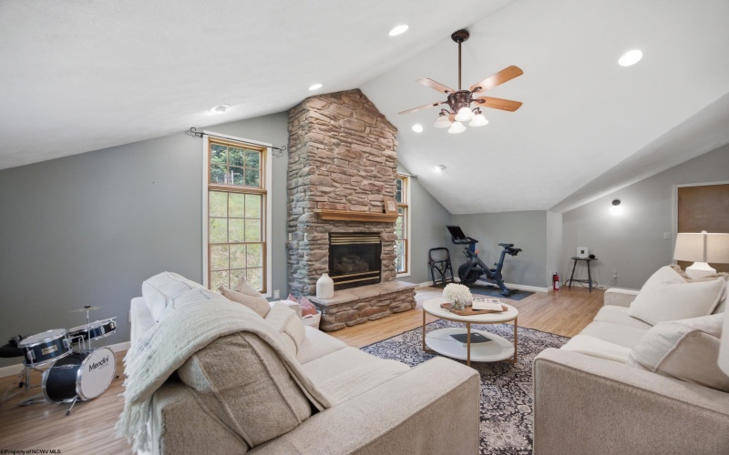 257 Thorn Stop Circle, Clarksburg, West Virginia 26301, 4 Bedrooms Bedrooms, 9 Rooms Rooms,3 BathroomsBathrooms,Single Family Detached,For Sale,Thorn Stop,0,10165834
