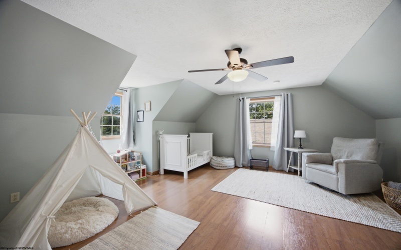 257 Thorn Stop Circle, Clarksburg, West Virginia 26301, 4 Bedrooms Bedrooms, 9 Rooms Rooms,3 BathroomsBathrooms,Single Family Detached,For Sale,Thorn Stop,0,10165834