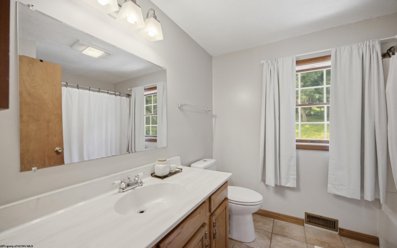 257 Thorn Stop Circle, Clarksburg, West Virginia 26301, 4 Bedrooms Bedrooms, 9 Rooms Rooms,3 BathroomsBathrooms,Single Family Detached,For Sale,Thorn Stop,0,10165834