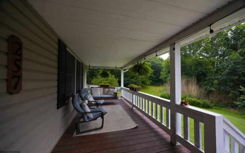257 Thorn Stop Circle, Clarksburg, West Virginia 26301, 4 Bedrooms Bedrooms, 9 Rooms Rooms,3 BathroomsBathrooms,Single Family Detached,For Sale,Thorn Stop,0,10165834