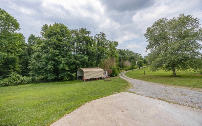 257 Thorn Stop Circle, Clarksburg, West Virginia 26301, 4 Bedrooms Bedrooms, 9 Rooms Rooms,3 BathroomsBathrooms,Single Family Detached,For Sale,Thorn Stop,0,10165834