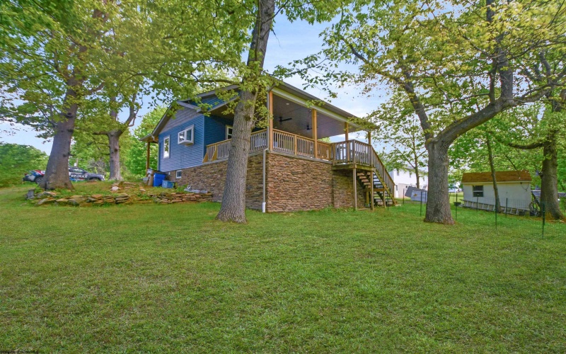 1114 Harvatis Street, Morgantown, West Virginia 26508, 4 Bedrooms Bedrooms, 9 Rooms Rooms,2 BathroomsBathrooms,Residential Rentals,For Rent,Harvatis,0,10165822