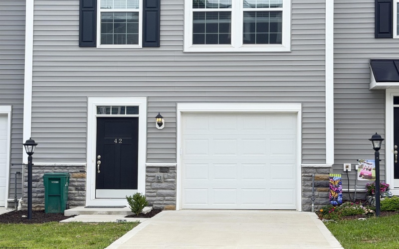 42 Dover Court, Bridgeport, West Virginia 26330-0000, 3 Bedrooms Bedrooms, 5 Rooms Rooms,3 BathroomsBathrooms,Residential Rentals,For Rent,Dover,0,10165828