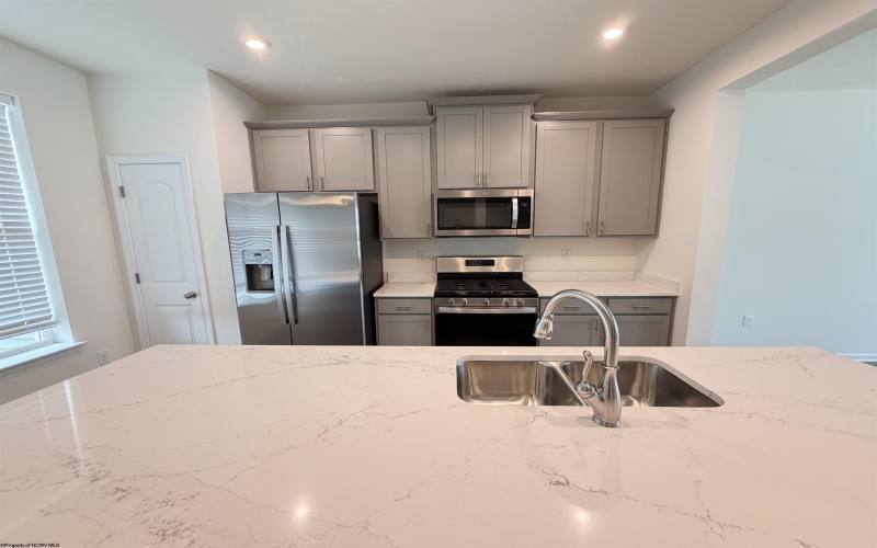 42 Dover Court, Bridgeport, West Virginia 26330-0000, 3 Bedrooms Bedrooms, 5 Rooms Rooms,3 BathroomsBathrooms,Residential Rentals,For Rent,Dover,0,10165828