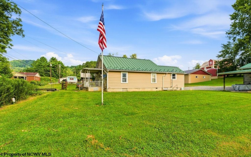 3051 River Road, Clarksburg, West Virginia 26301, 2 Bedrooms Bedrooms, 5 Rooms Rooms,1 BathroomBathrooms,Single Family Detached,For Sale,River,0,10165833
