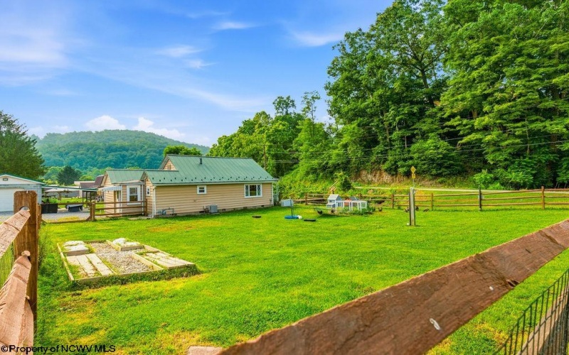 3051 River Road, Clarksburg, West Virginia 26301, 2 Bedrooms Bedrooms, 5 Rooms Rooms,1 BathroomBathrooms,Single Family Detached,For Sale,River,0,10165833