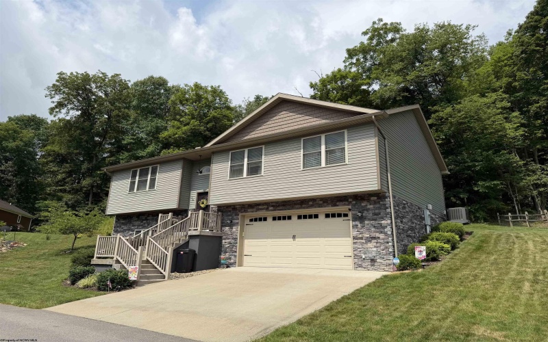 16 Bunker Hill Lane, Fairmont, West Virginia 26554, 3 Bedrooms Bedrooms, 7 Rooms Rooms,2 BathroomsBathrooms,Single Family Detached,For Sale,Bunker Hill,0,10165826