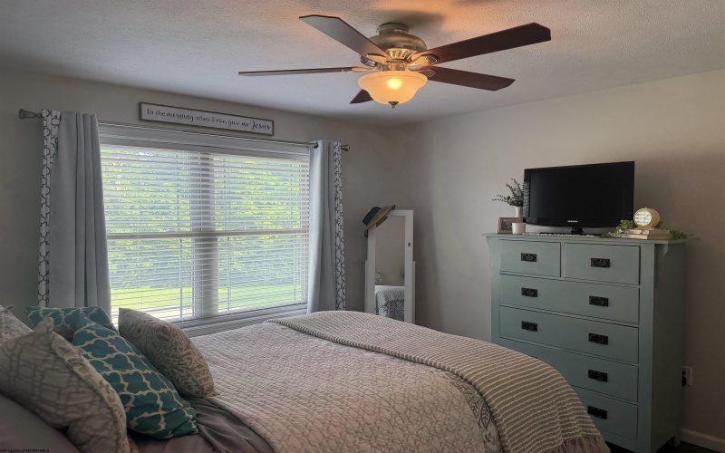 16 Bunker Hill Lane, Fairmont, West Virginia 26554, 3 Bedrooms Bedrooms, 7 Rooms Rooms,2 BathroomsBathrooms,Single Family Detached,For Sale,Bunker Hill,0,10165826