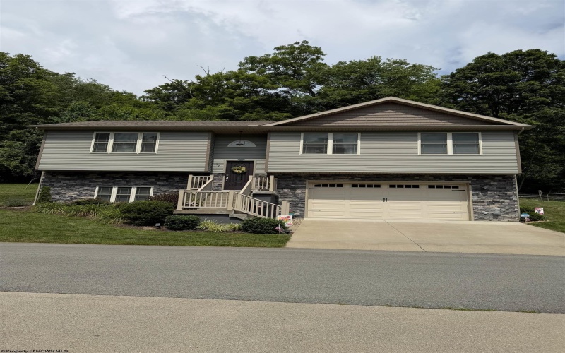 16 Bunker Hill Lane, Fairmont, West Virginia 26554, 3 Bedrooms Bedrooms, 7 Rooms Rooms,2 BathroomsBathrooms,Single Family Detached,For Sale,Bunker Hill,0,10165826