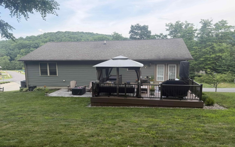 16 Bunker Hill Lane, Fairmont, West Virginia 26554, 3 Bedrooms Bedrooms, 7 Rooms Rooms,2 BathroomsBathrooms,Single Family Detached,For Sale,Bunker Hill,0,10165826