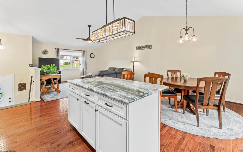 5 Monument Lane, Morgantown, West Virginia 26508, 3 Bedrooms Bedrooms, 7 Rooms Rooms,3 BathroomsBathrooms,Single Family Detached,For Sale,Monument,0,10165821
