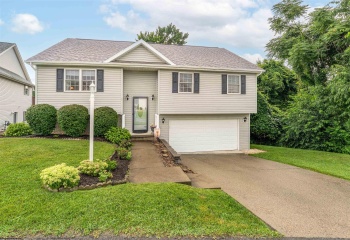 5 Monument Lane, Morgantown, West Virginia 26508, 3 Bedrooms Bedrooms, 7 Rooms Rooms,3 BathroomsBathrooms,Single Family Detached,For Sale,Monument,0,10165821